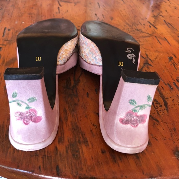 BARELY USED SASHU SIZE 10 - Picture 2 of 6